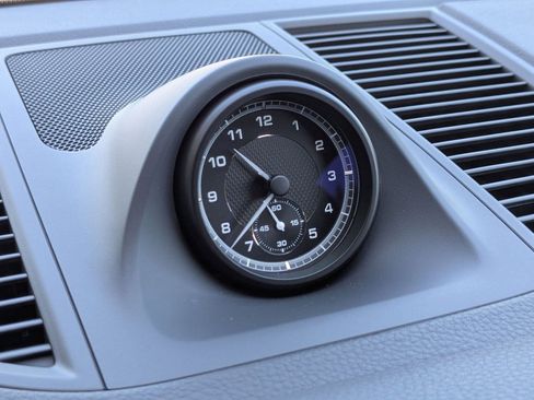 Certified 2025 Porsche Macan image 21