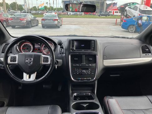 Used 2019 Dodge Grand Caravan GT FWD image 11