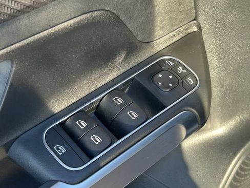 Used 2022 Mercedes-Benz GLB 35 AMG 4MATIC image 24