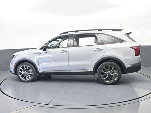 Used 2023 Kia Sorento X-Line EX image 3