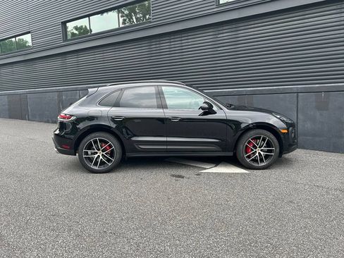 Certified 2023 Porsche Macan S AWD/4WD image 11