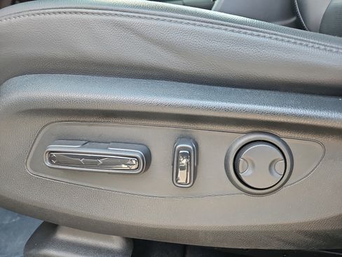 Used 2023 Honda CR-V EX-L image 29