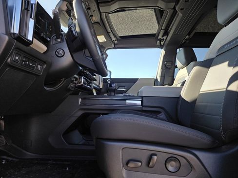 New 2026 GMC Hummer EV SUV image 11