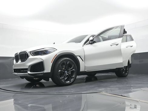 Used 2021 BMW X6 xDrive40i w/ Executive Package AWD/4WD image 28