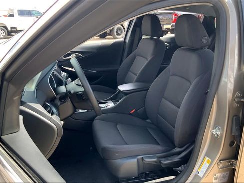 Used 2025 Chevrolet Malibu LS image 8