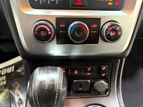 Used 2016 GMC Acadia SLE image 11