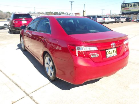 Used 2014 Toyota Camry SE image 14