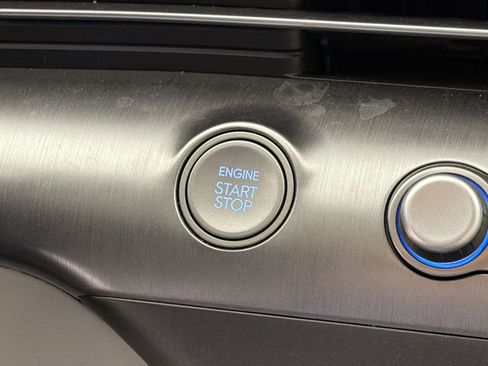 Used 2025 Hyundai Kona SEL FWD image 17