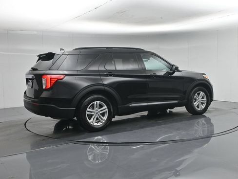 Used 2024 Ford Explorer XLT RWD image 22