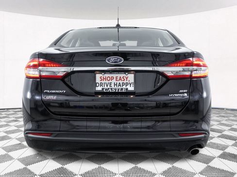 Used 2018 Ford Fusion SE FWD image 18