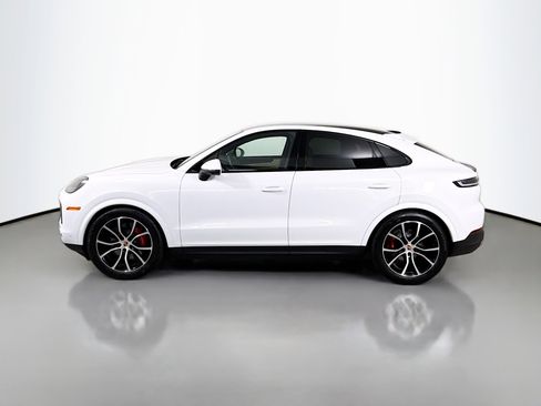 Certified 2025 Porsche Cayenne S image 2