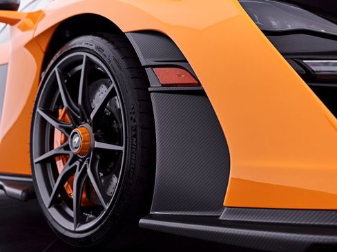 Used 2019 McLaren Senna RWD image 35