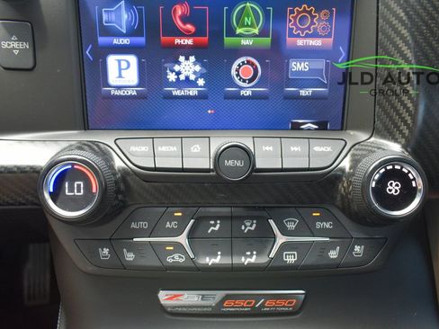 Used 2015 Chevrolet Corvette Z06 w/ 3LZ Preferred Equipment Group RWD image 16
