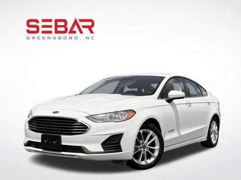 Used 2019 Ford Fusion SE FWD image 1