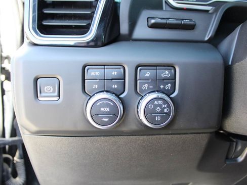 Used 2024 GMC Sierra 3500 Denali w/ Denali Reserve Package AWD/4WD image 48