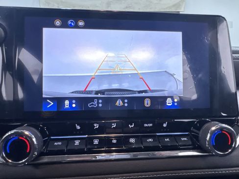 Used 2024 Chevrolet Colorado LT w/ LT Convenience Package III image 25