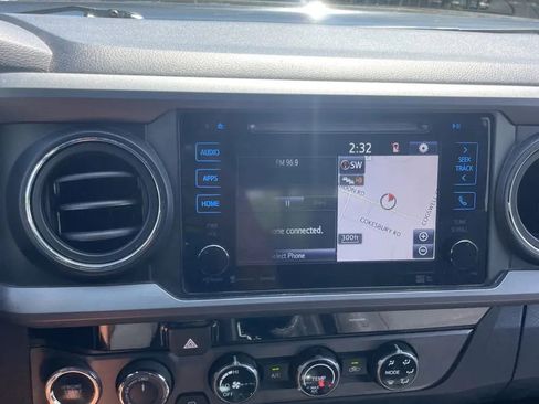 Used 2016 Toyota Tacoma TRD Off-Road w/ Towing Package AWD/4WD image 22