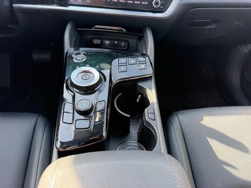 Certified 2025 Kia Sportage SX Prestige AWD/4WD image 16