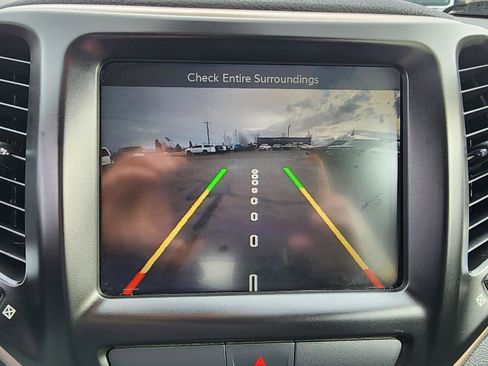 Used 2016 Jeep Cherokee Limited image 17