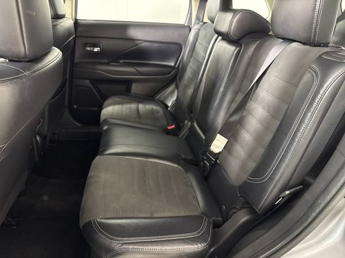 Used 2019 Mitsubishi Outlander AWD image 11