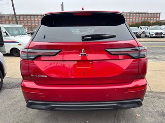 New 2026 Mitsubishi Outlander ES video 2