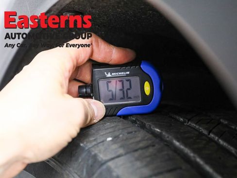 Used 2023 Chevrolet Traverse LS w/ Safety Package image 28