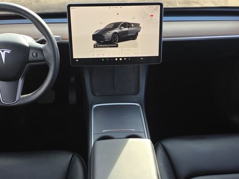 Used 2023 Tesla Model Y Long Range image 14