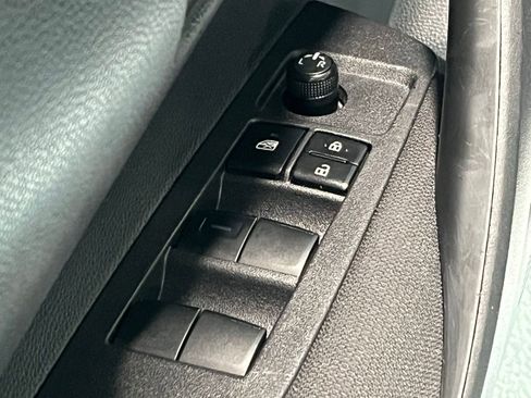 Used 2025 Toyota Corolla LE FWD image 33
