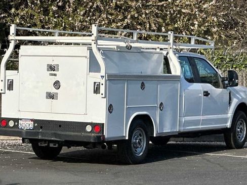 Used 2022 Ford F350 XL w/ Power Equipment Group image 3