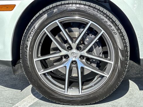 Certified 2026 Porsche Macan AWD/4WD image 26