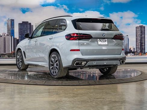 Used 2026 BMW X5 xDrive40i w/ M Sport Package AWD/4WD image 9