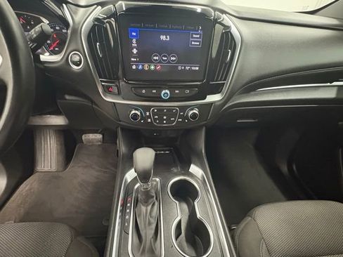 Used 2022 Chevrolet Traverse LT image 20