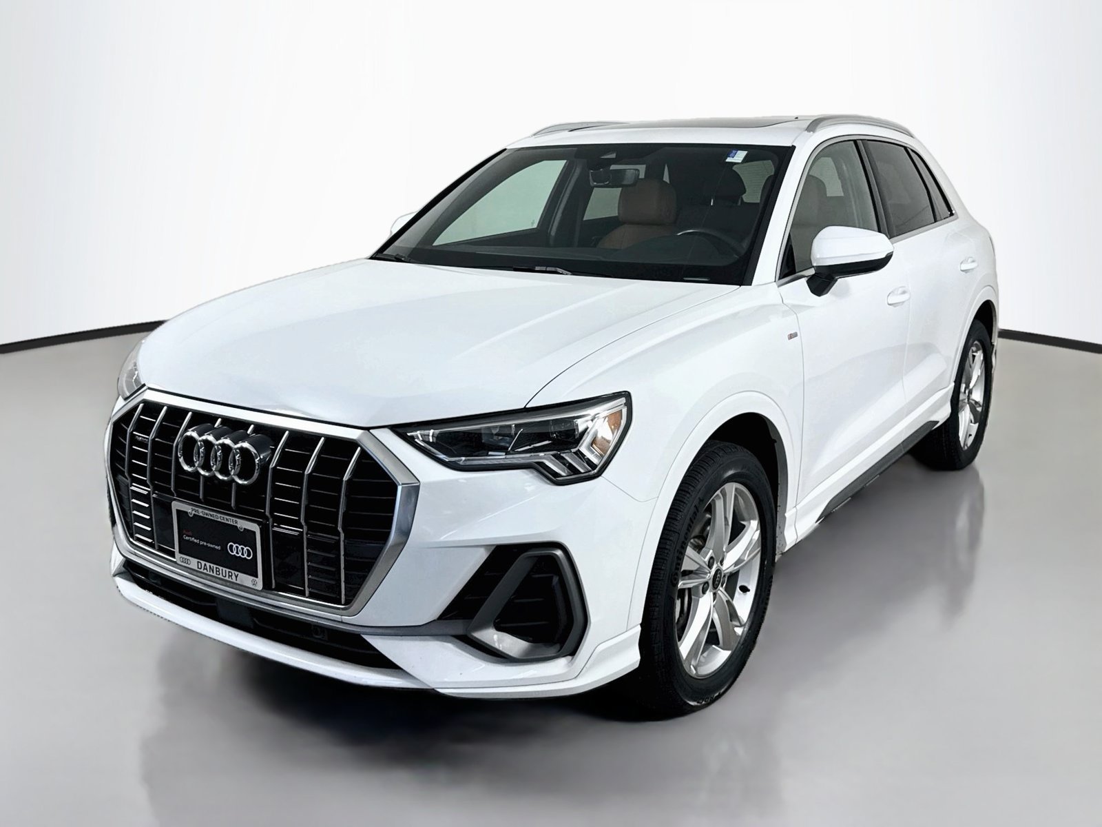 Used 2024 Audi Q3 2.0T Premium Plus AWD/4WD image 1