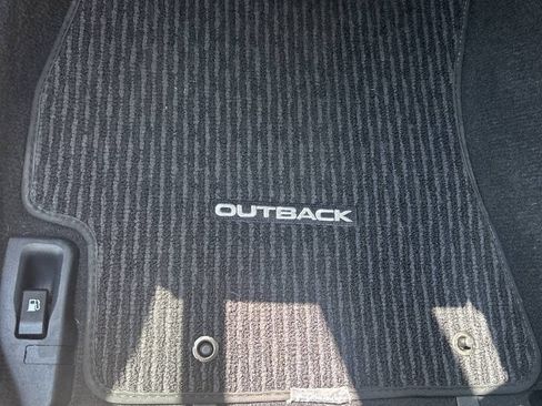 Used 2019 Subaru Outback 2.5i Limited AWD/4WD image 30
