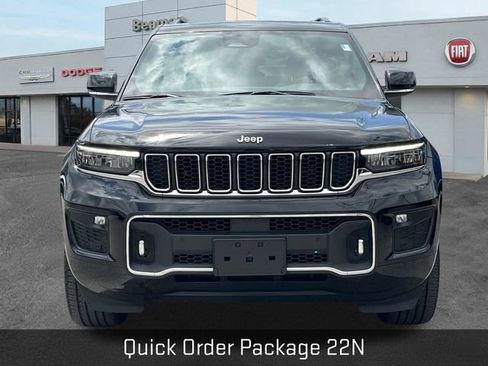 Used 2022 Jeep Grand Cherokee Overland w/ Luxury Tech Group IV AWD/4WD image 2