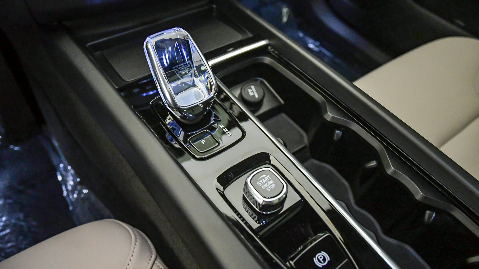 Certified 2026 Volvo XC60 B5 Plus AWD/4WD image 19