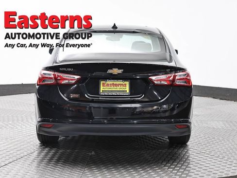 Used 2022 Chevrolet Malibu LT w/ Leather Package FWD image 6