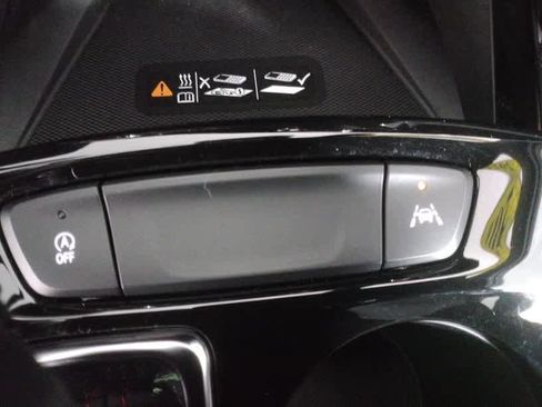 Used 2024 Chevrolet Trax RS w/ Sunroof Package image 52