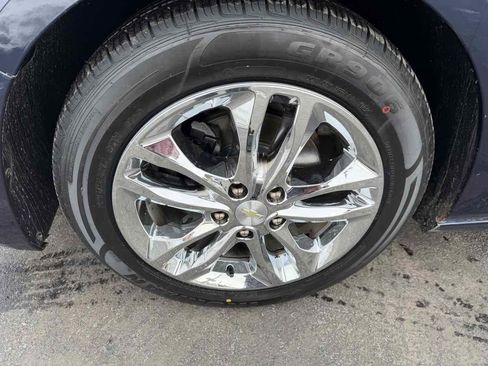 Used 2017 Chevrolet Malibu LT image 8