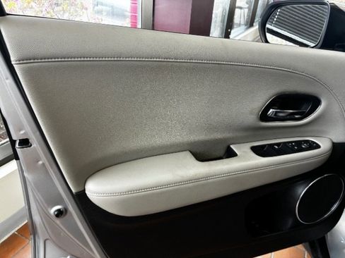 Used 2018 Honda HR-V EX-L image 15