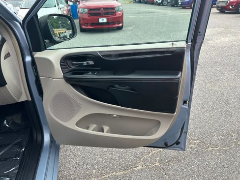 Used 2013 Chrysler Town & Country Touring-L w/ Entertainment Group #2 image 25