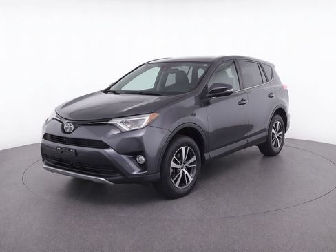 Used 2017 Toyota RAV4 XLE FWD image 7
