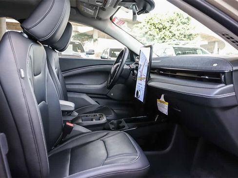 Used 2025 Ford Mustang Mach-E Premium image 15