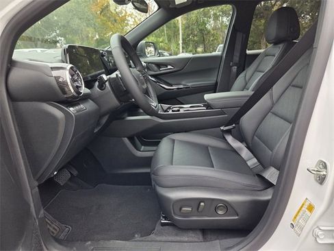 New 2026 Chevrolet Equinox LT w/ Convenience Package II image 14