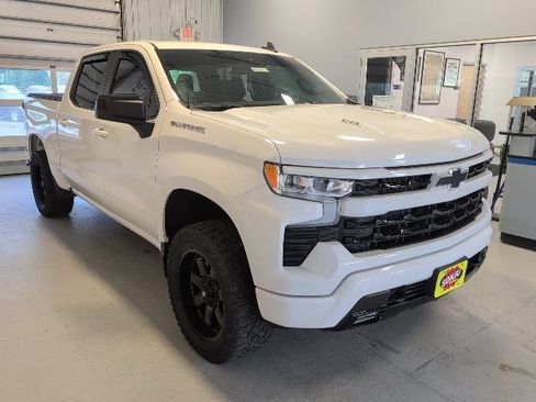 Used 2023 Chevrolet Silverado 1500 RST w/ Convenience Package II AWD/4WD image 5