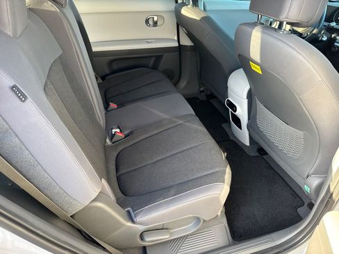 Used 2024 Hyundai Ioniq 5 SE RWD image 3