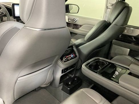 Used 2020 Lincoln Navigator L Reserve w/ Luxury Package AWD/4WD image 28