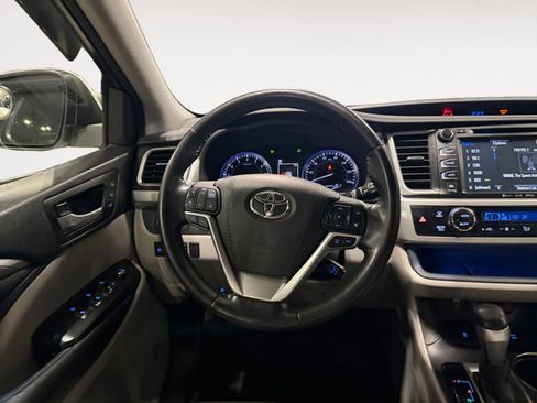 Used 2018 Toyota Highlander Limited image 13