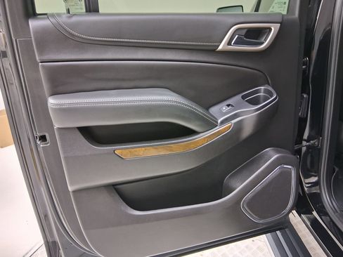 Used 2019 GMC Yukon XL Denali w/ Denali Ultimate Package AWD/4WD image 30