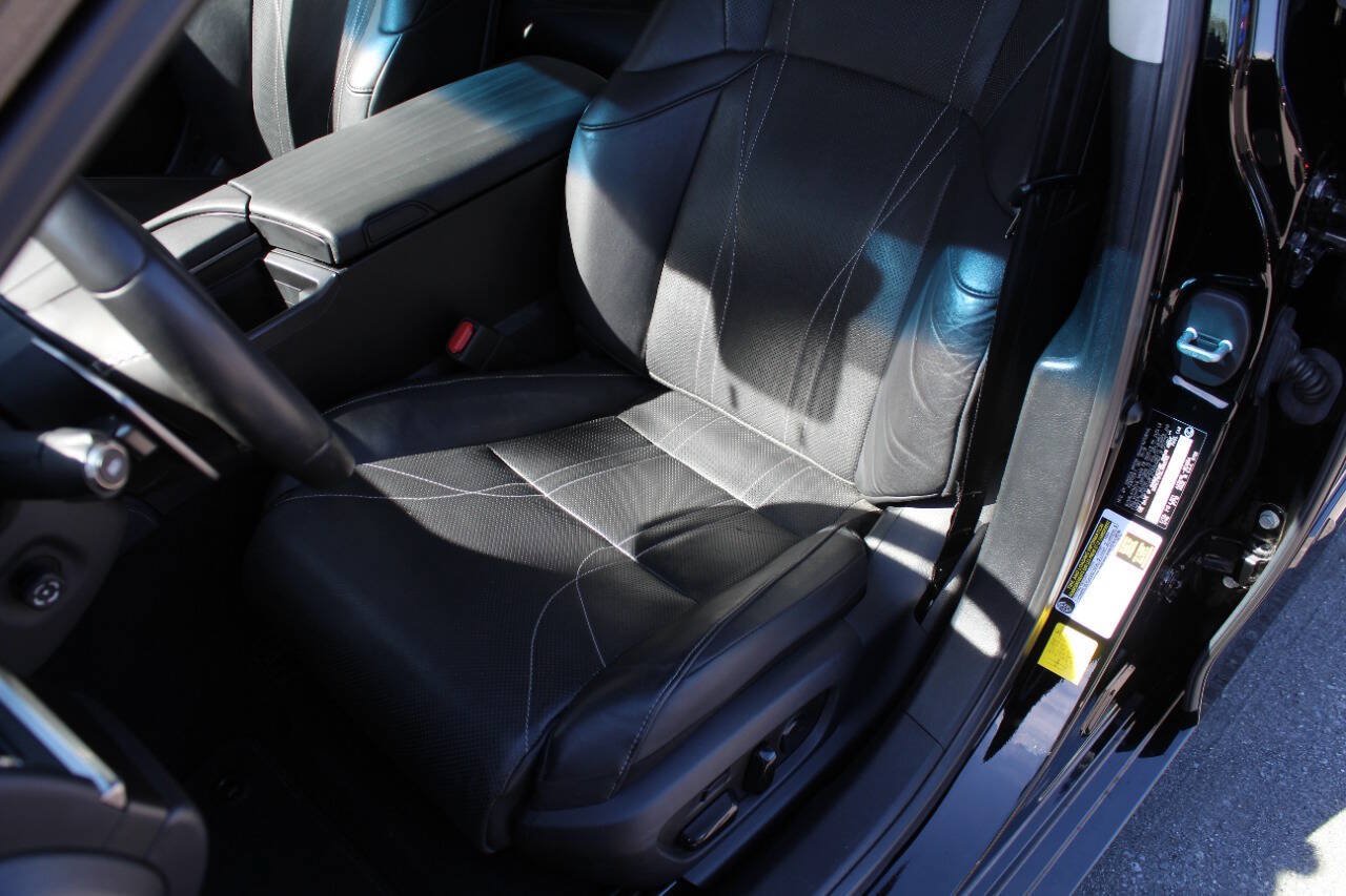 Used 2020 Lexus ES 300h w/ Accessory Package 2 FWD image 3